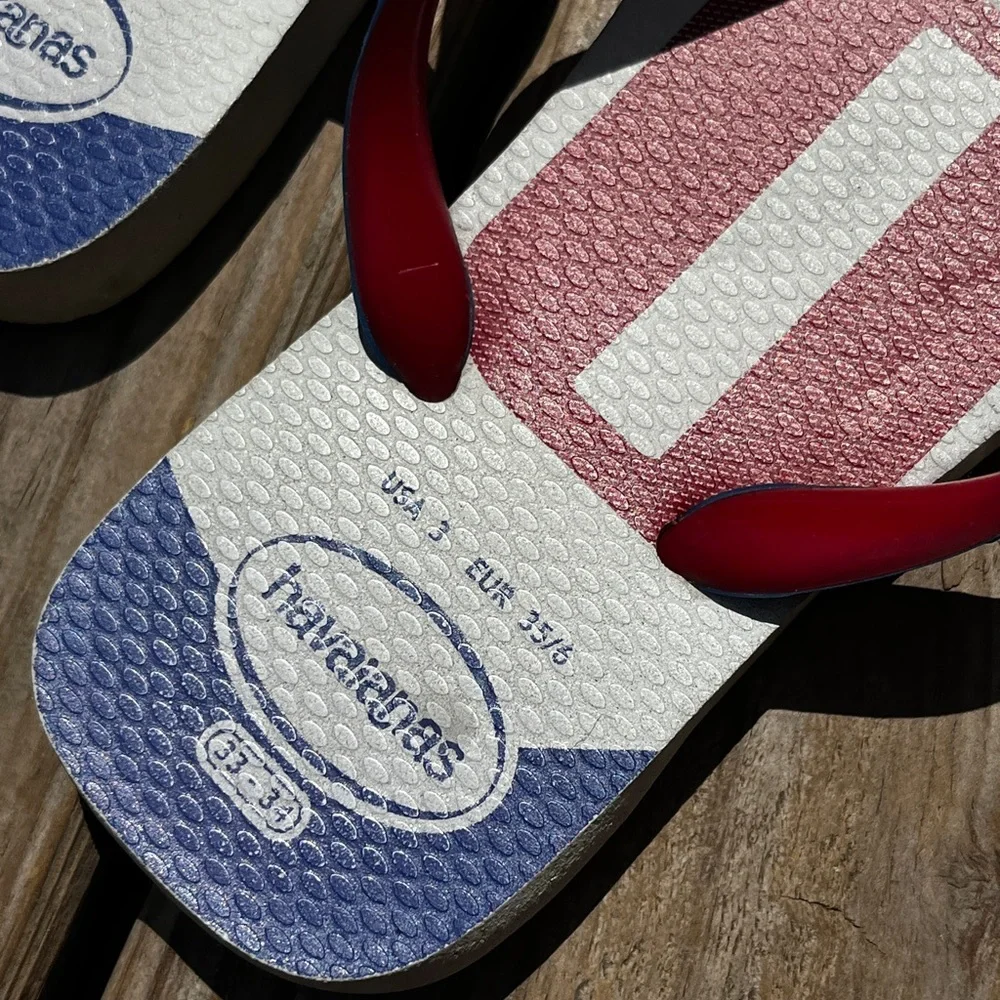 Lightly worn Havaianas - Picture 2 of 5